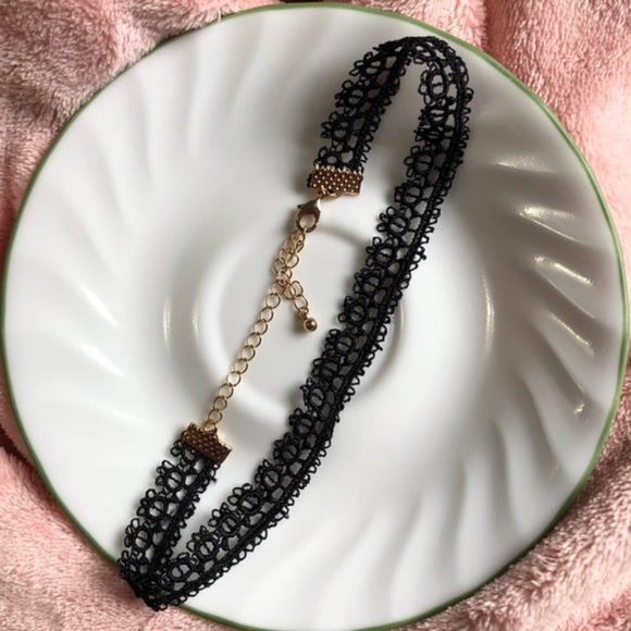 Lace Choker Necklace With Gold Spring Ring Clasp - Picture 2 of 4